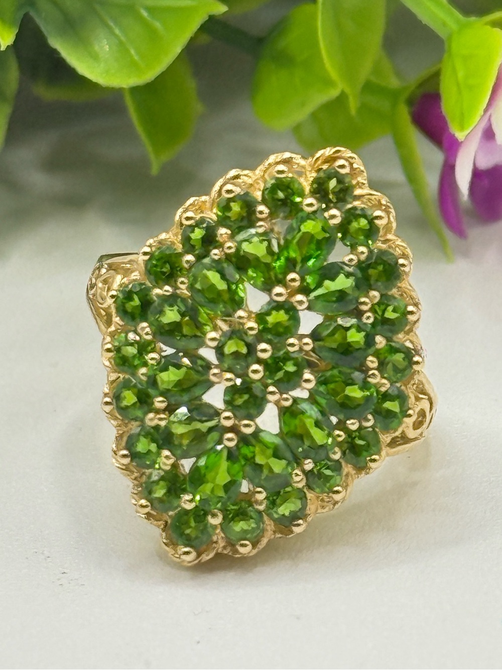 Vintage 14K Yellow Gold Green Chrome Diopside Stones Cluster Cocktail Ring